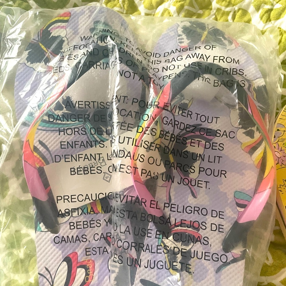 Vera Bradley flip flops size 7-8 NWT butterflies